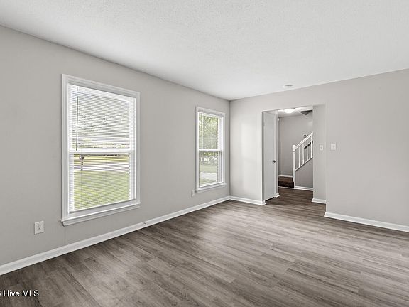 3rd image of 108 Meadowview Court