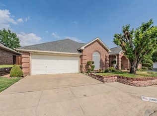 2900 Tanya Ct, Bedford, TX 76021
