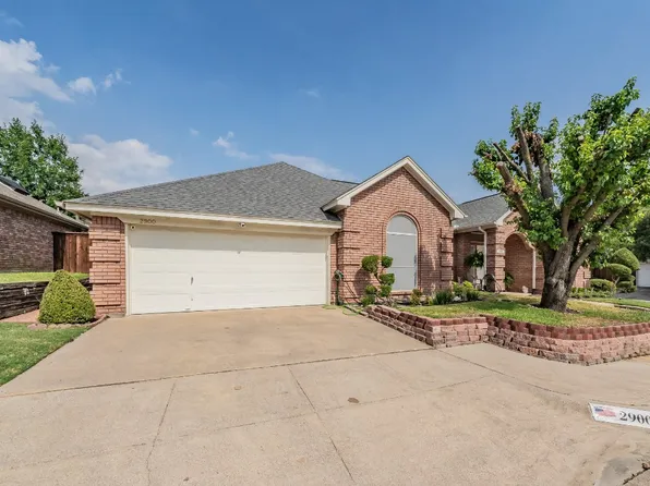 2900 Tanya Ct, Bedford, TX 76021