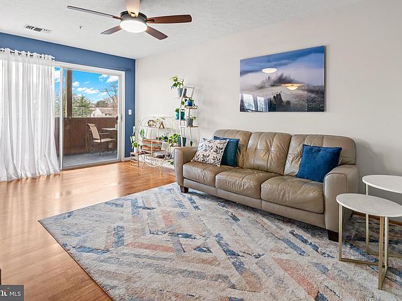 2nd image of 1803 Snow Meadow Ln Unit 202