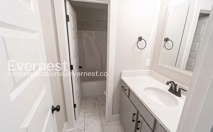 178 Old Montgomery Hwy #B — Photo 11