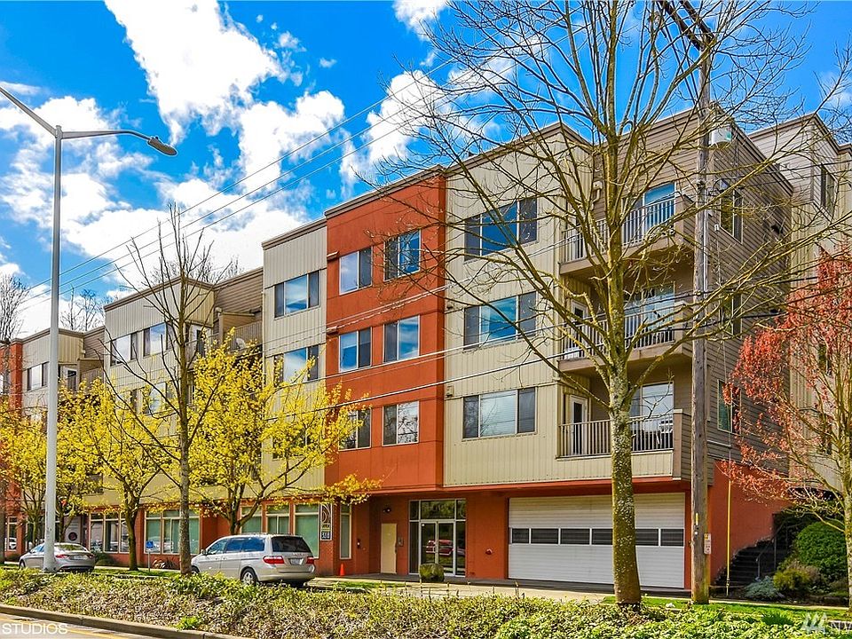 1st image of 3213 Harbor Ave SW Unit 116