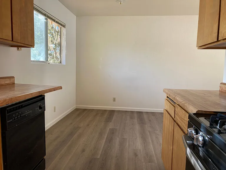 16486 Main St #B — Photo 6