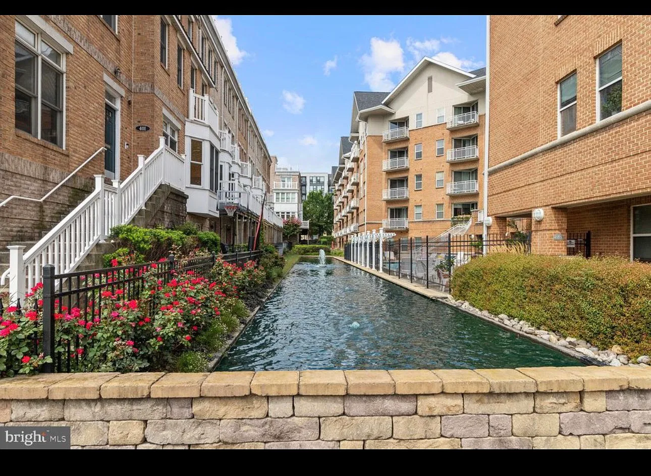 1 bed, 725 sqft, $2,300 — Photo 3