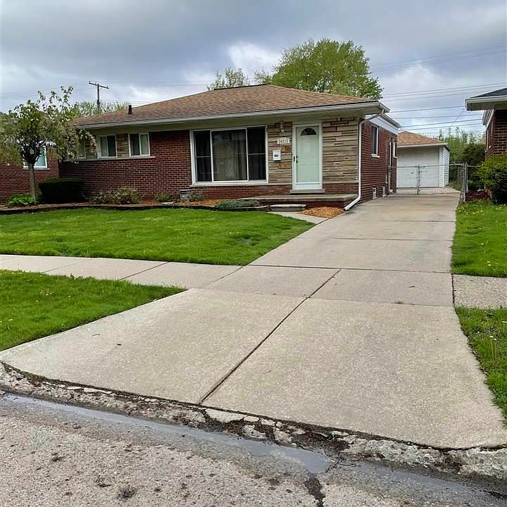 1st image of 24515 Willowby Ave