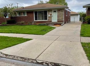24515 Willowby Ave, Eastpointe, MI 48021