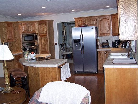5th image of 828 Muirfield Cir