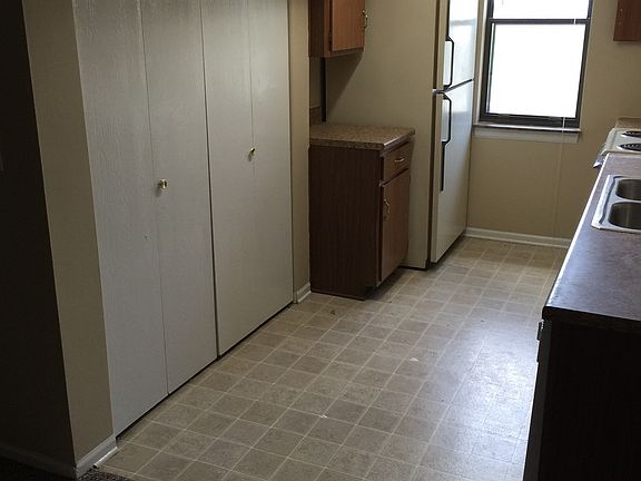 Kitchen with Washer & Dryer