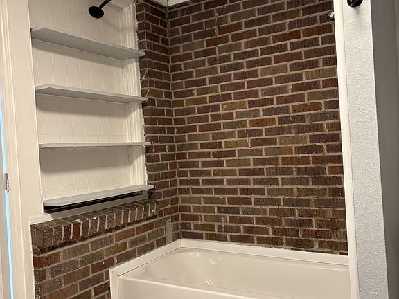 4th image of 609 Adeline St #1