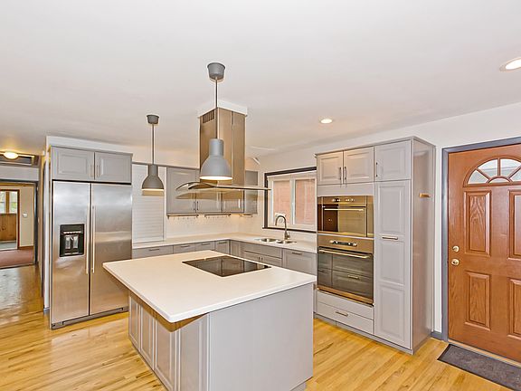 3rd image of 4 Eliot Ave
