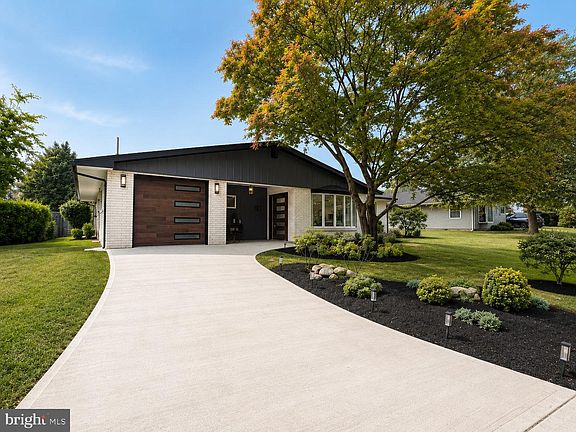 5th image of 139 Willow Dr