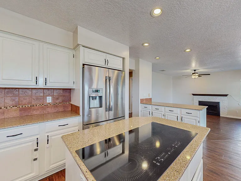 13612 Vic Rd NE — Photo 31