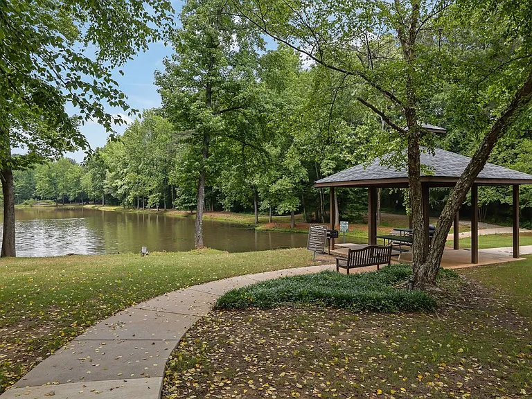 541 Lantern Wood Dr — Photo 34