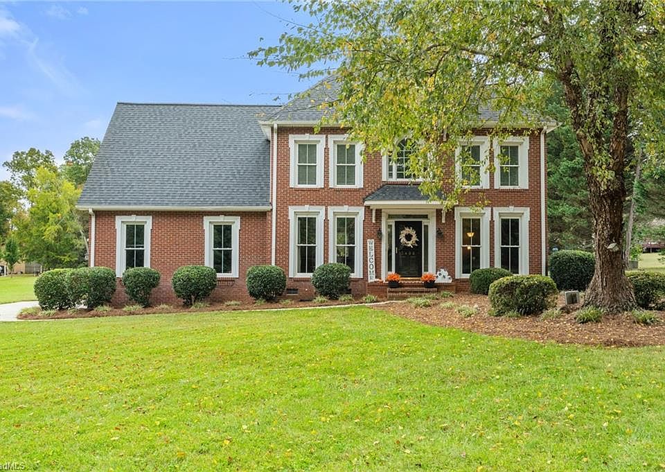 1st image of 5400 Woodvine Dr