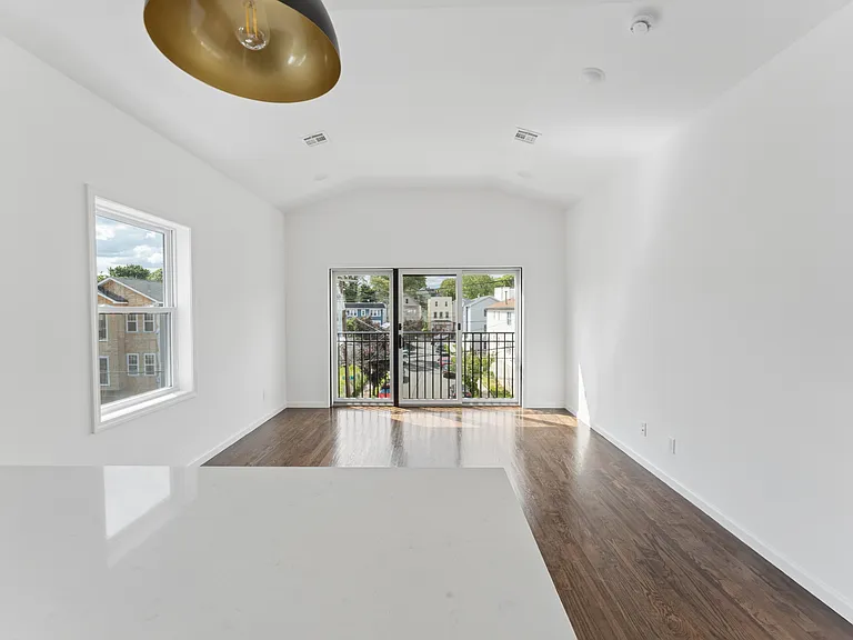 910 Bergen St #2 — Photo 3