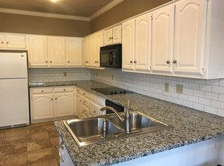 216 Cobblestone Row, Denton, TX 76207