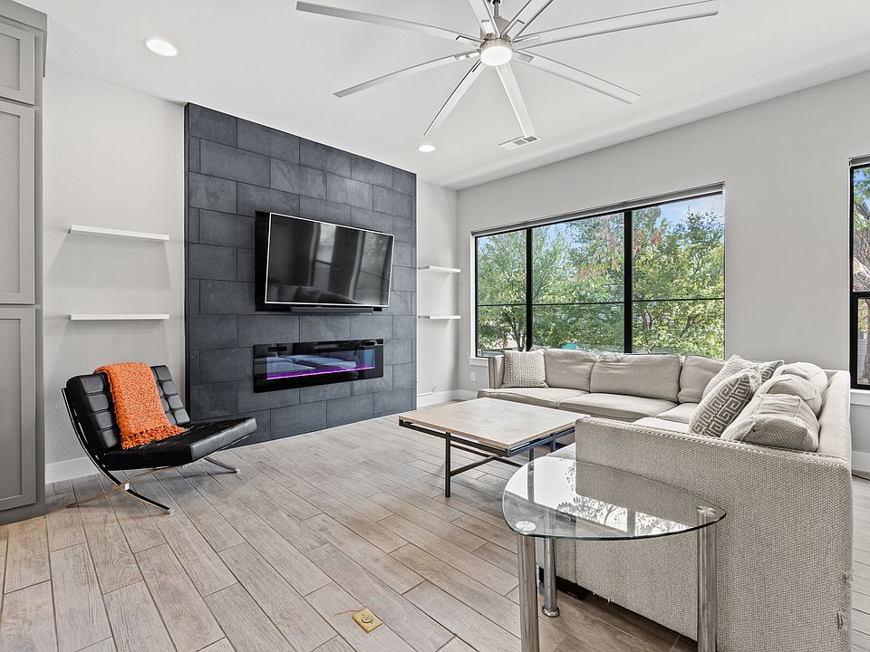 1st image of 4526 Deere St APT 201