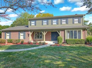 437 Bennacott Ln, Burr Ridge, IL 60527