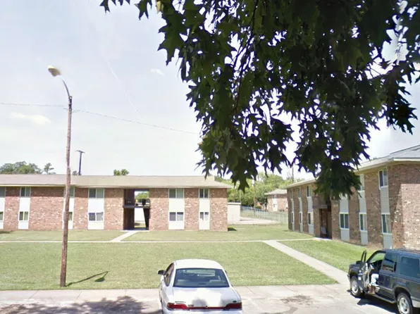 1311 Main St #1311, West Pt, MS 39773