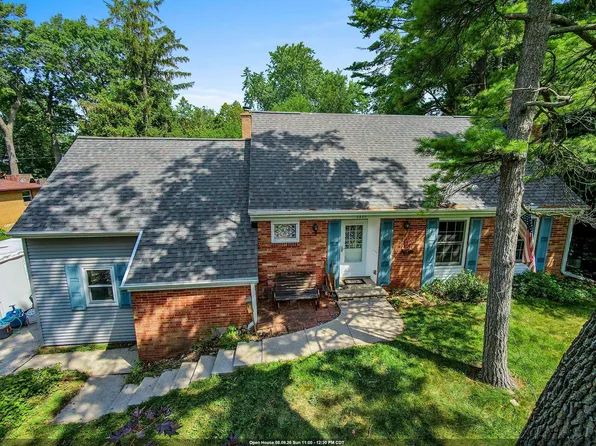 2859 Saint Ann Dr, Green Bay, WI 54311