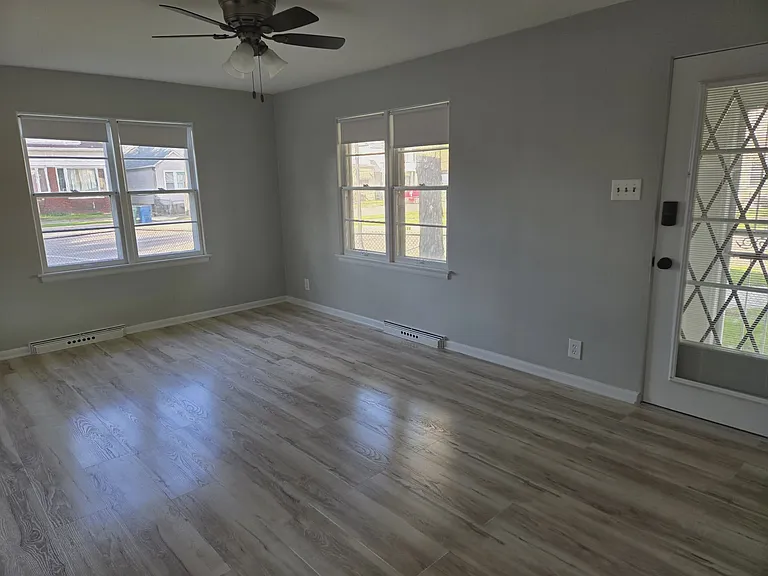 860 Wilcox St — Photo 3
