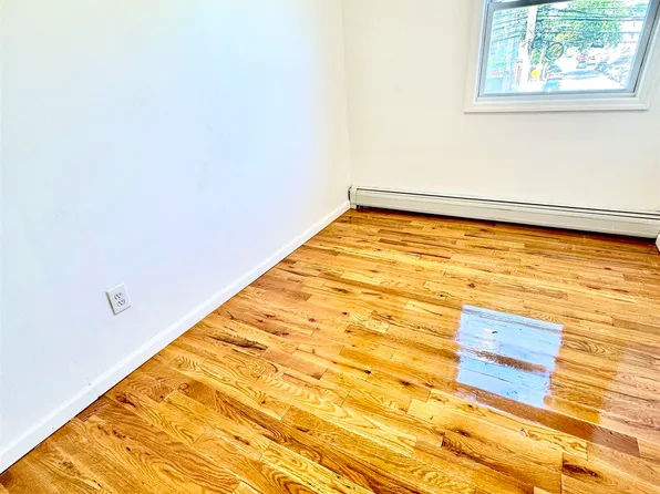 245 Duncan Avenue image 9 of 18