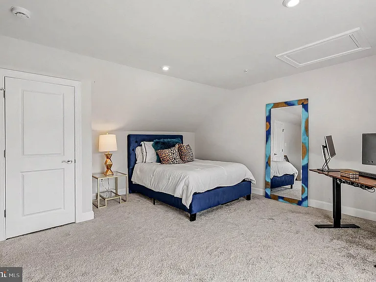 10878 Foxtrot Cir — Photo 28
