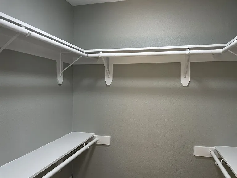 Villa Serrano Apartment Homes — Photo 42