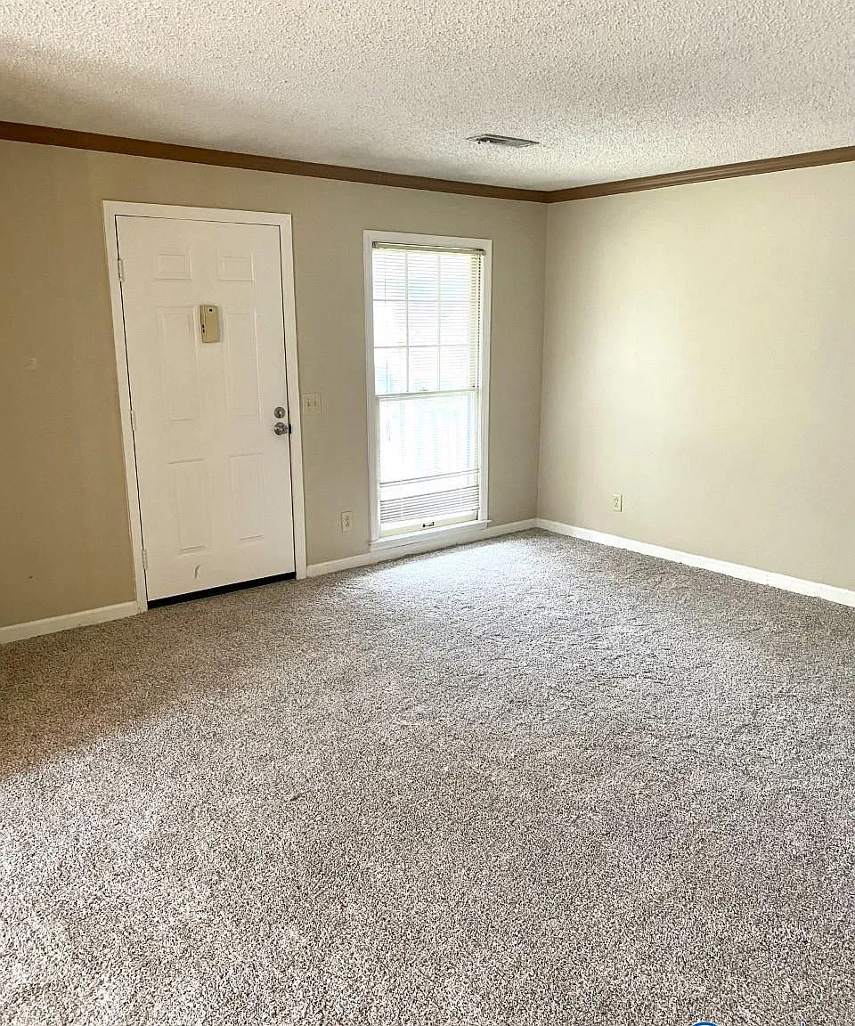 2 bed, 2.0 bath, 981 sqft, $1,050 — Photo 2