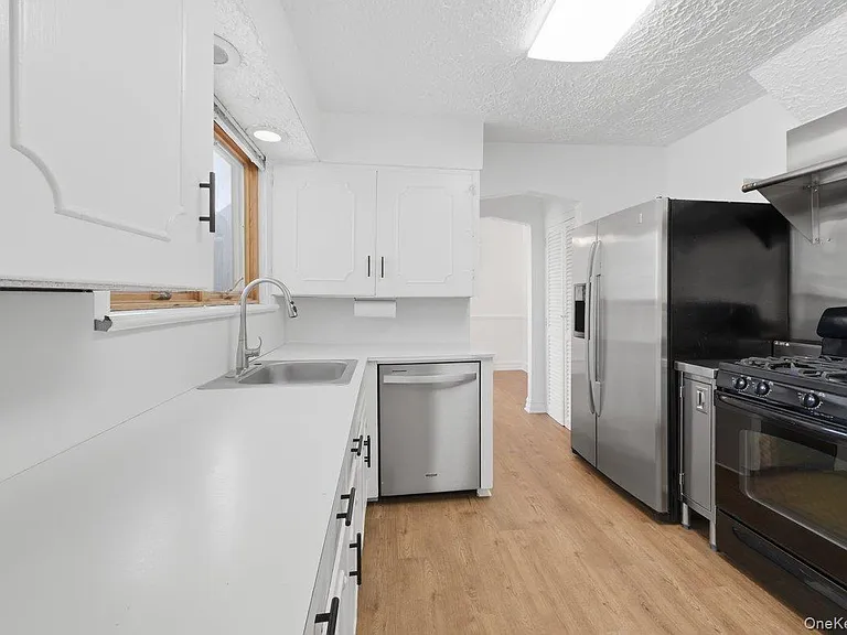 54 Vernon Pkwy — Photo 5