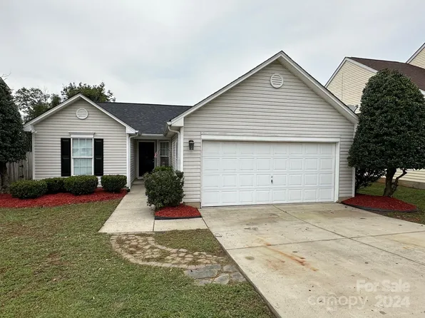 1004 Meadowbrook Ln SW, Concord, NC 28027