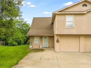 758 Spring Cir, Liberty, MO 64068