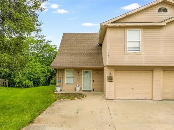 758 Spring Cir, Liberty, MO 64068