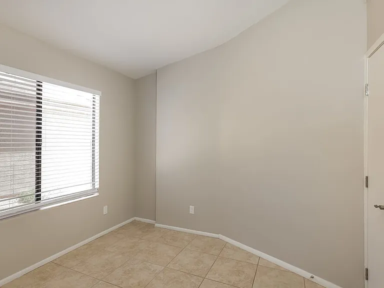 4517 E Rosemonte Dr — Photo 13