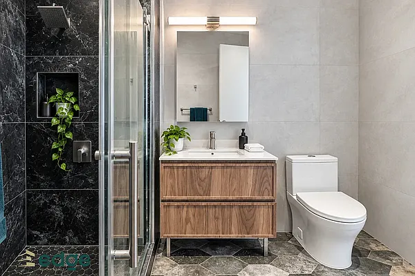 Bathroom, photo 1