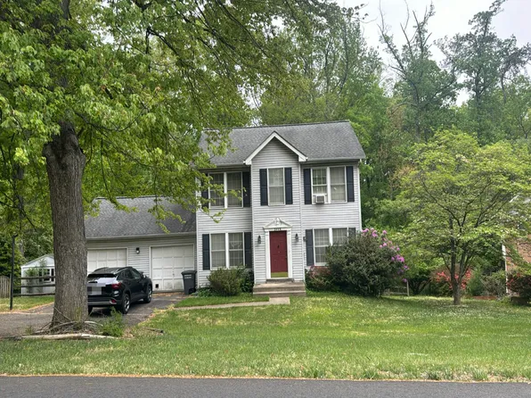 2449 Casmar St, Vienna, VA 22180