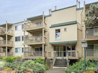 381 Half Moon Ln APT 209, Daly City, CA