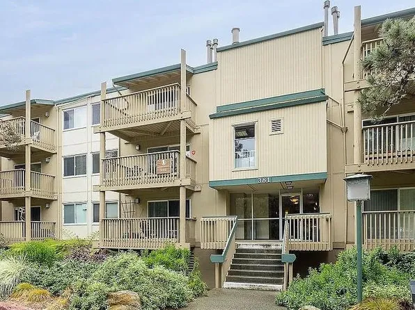 381 Half Moon Ln APT 209, Daly City, CA 94015