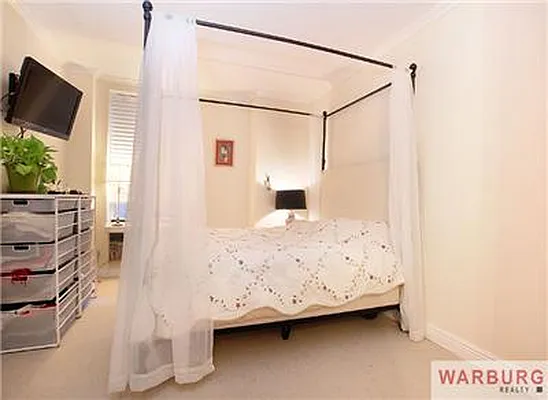 Sold by Warburg | media 3