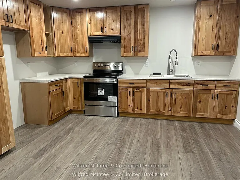 380 1st Ave N #5 — Photo 2