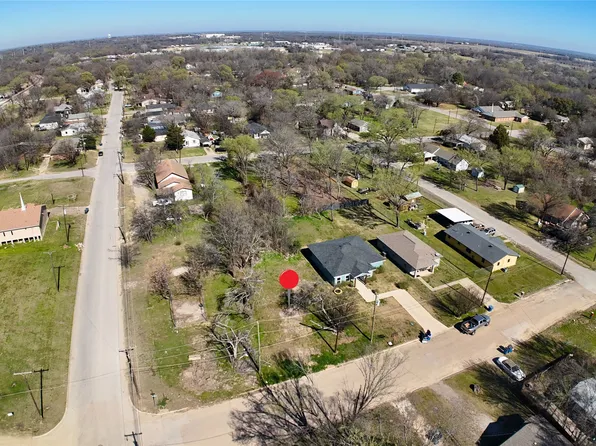 704 E 4th Ave, Corsicana, TX 75110