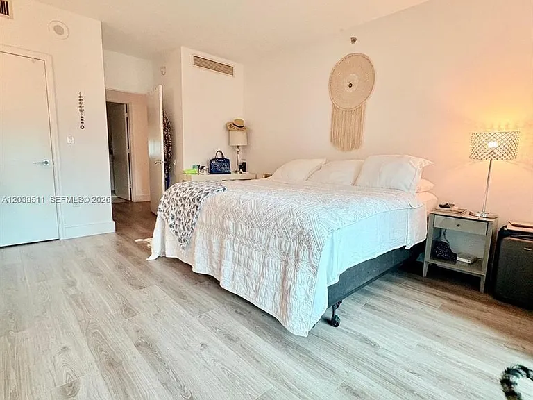 55 SE 6th St #1706 — Photo 11