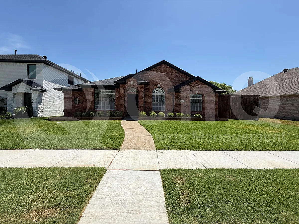 3 bed, 2.0 bath, 1931 sqft, $2,925 — Photo 3