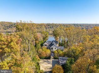 1169 Crest Ln, Mc Lean, VA 22101