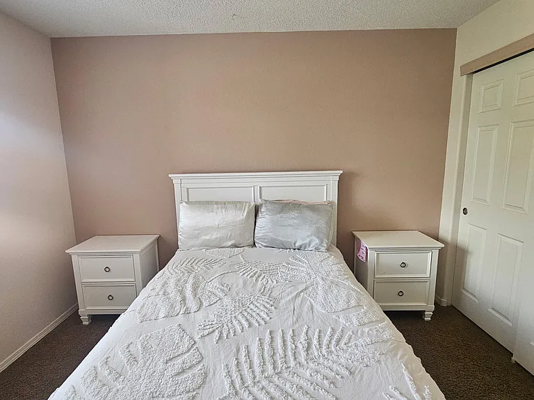 601 Menaul Blvd NE — Photo 22