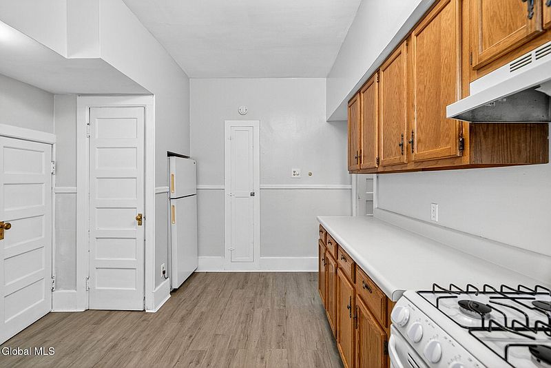5th image of 50 Manning Boulevard