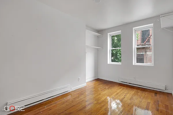 Rented by CORE | media 5