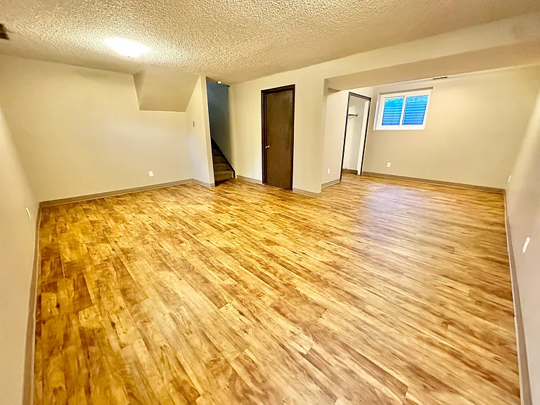 1907 Leicester Way — Photo 18