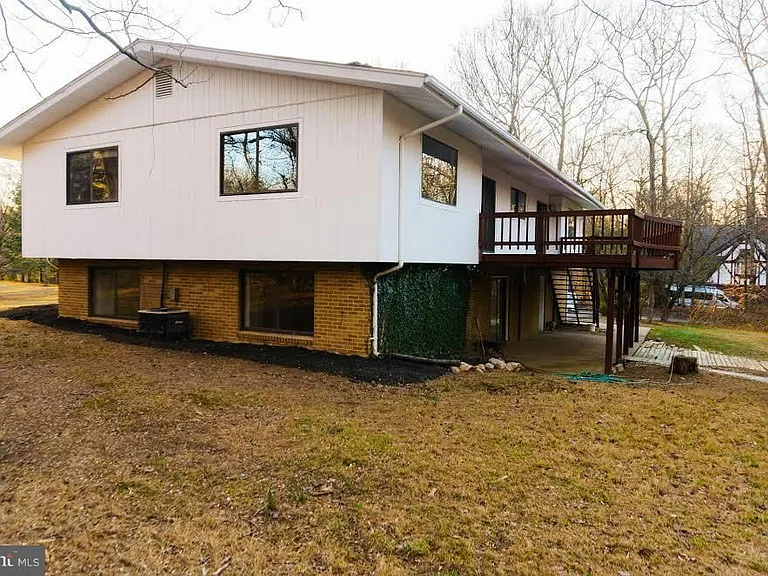 11300 Chapel Rd — Photo 2