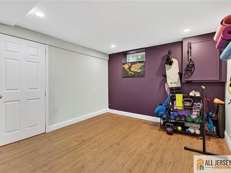 177 Midfield Rd — Photo 15